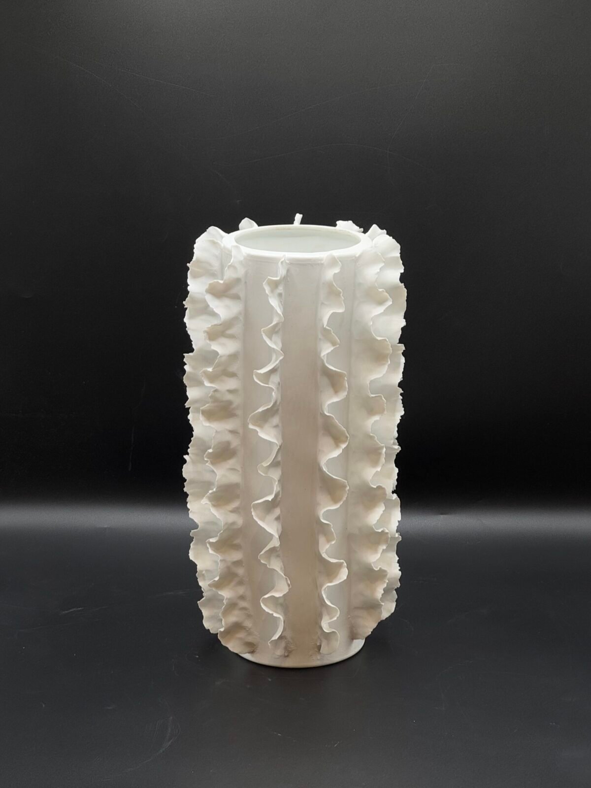 VASE EN CERAMIQUE BLANC – Image 1