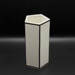 Vase hexagonal en céramique