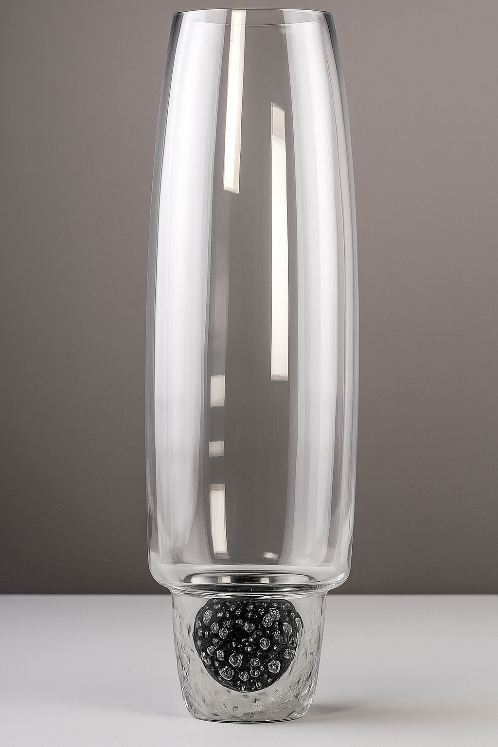 ChatGPT Image 6 nov. 2025, 04_14_35 Vase en verre transparent – Image 1