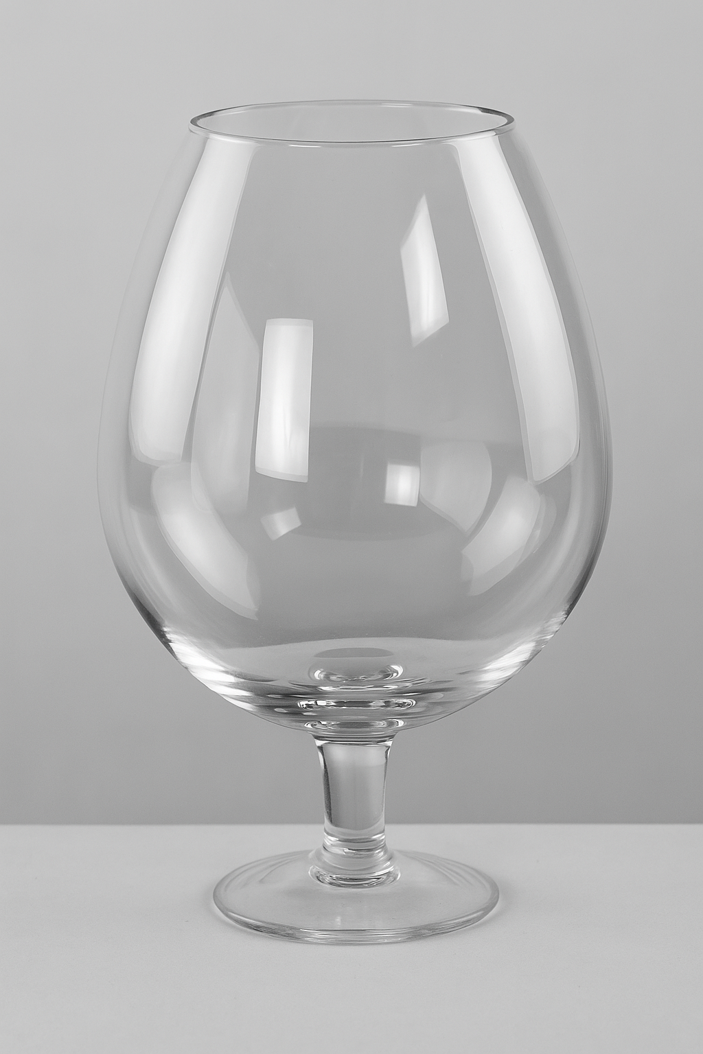 ChatGPT Image 7 nov. 2025, 03_47_02 Vase en verre transparent pm – Image 1